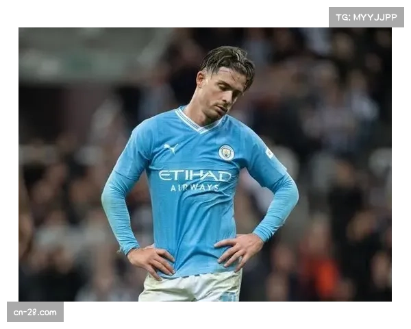 英格兰格拉利什控球突破,制造犯规与打破比赛平衡的战术价值 英格兰格拉利什控球突破,制造犯规与打破比赛平衡的战术价值